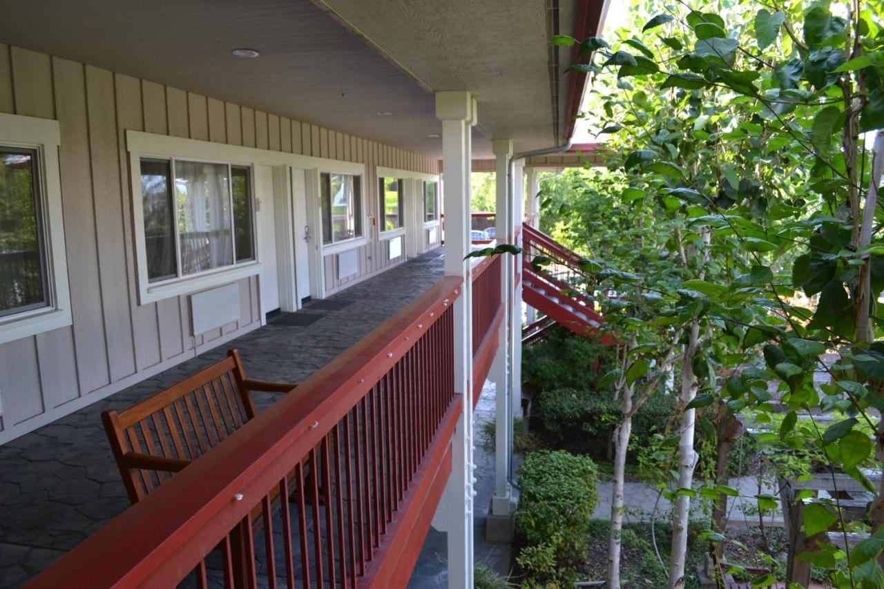Sebastopol Inn Экстерьер фото